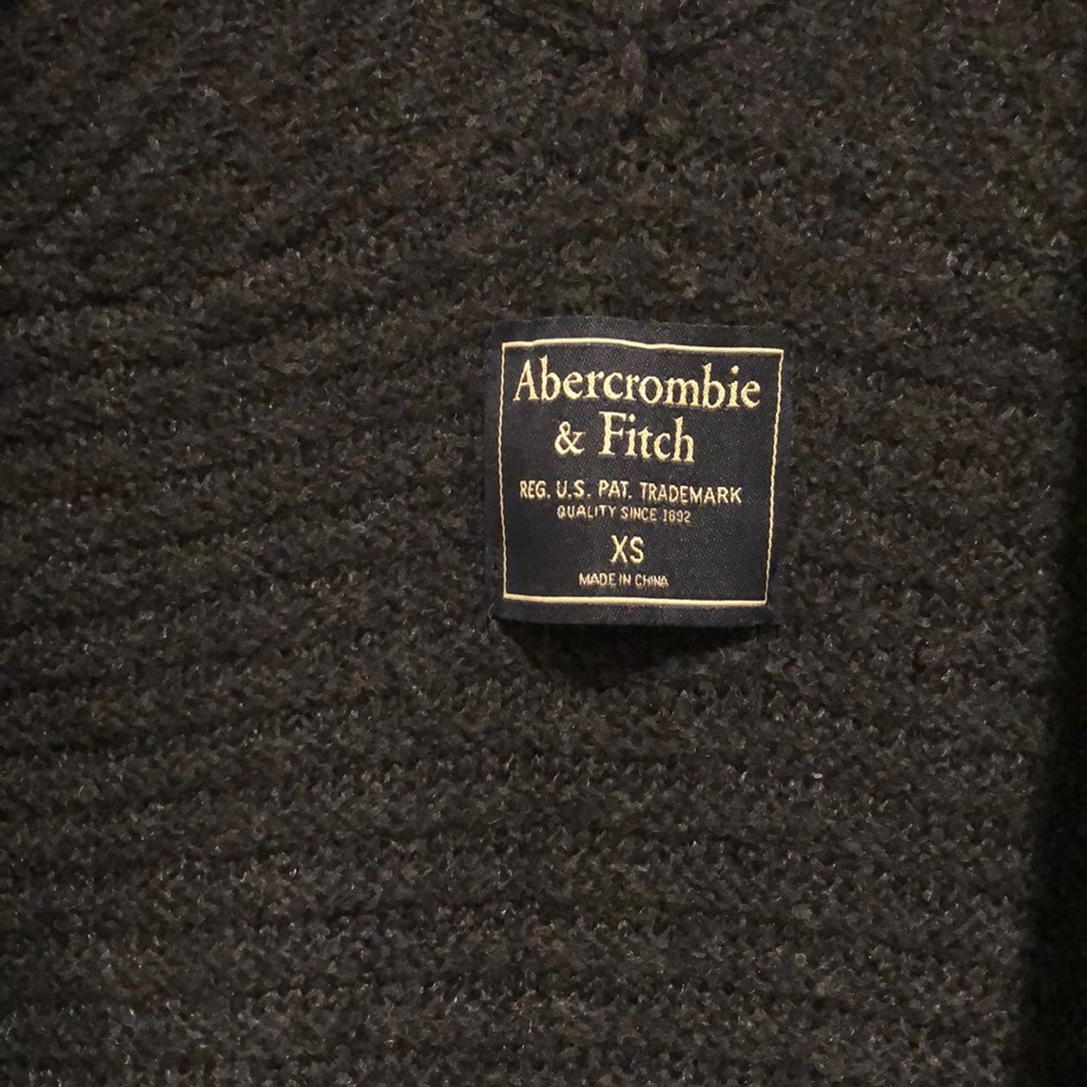 A&F Cardigan - Picture 2 of 3